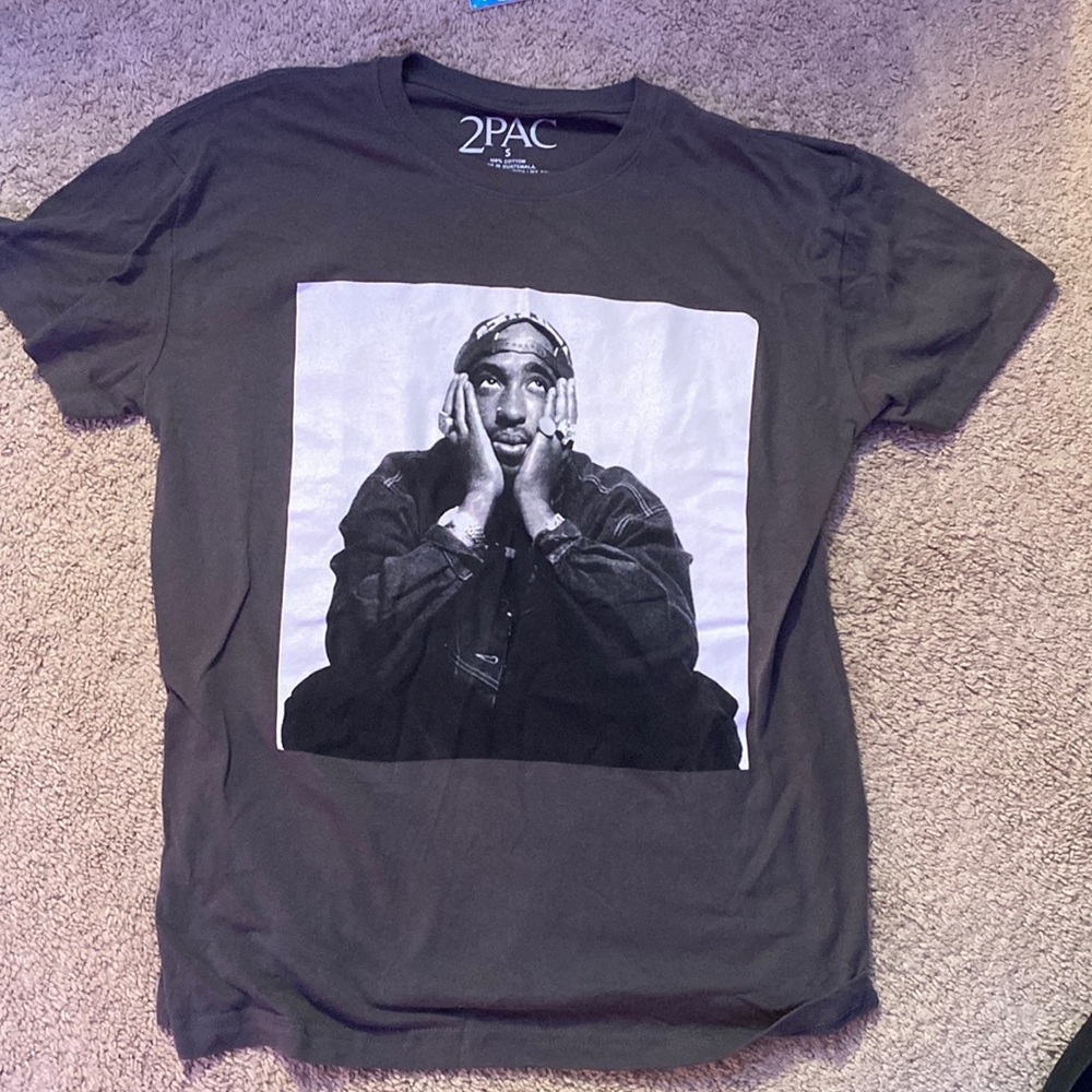 New never worn Tupac 2pac shirt size S